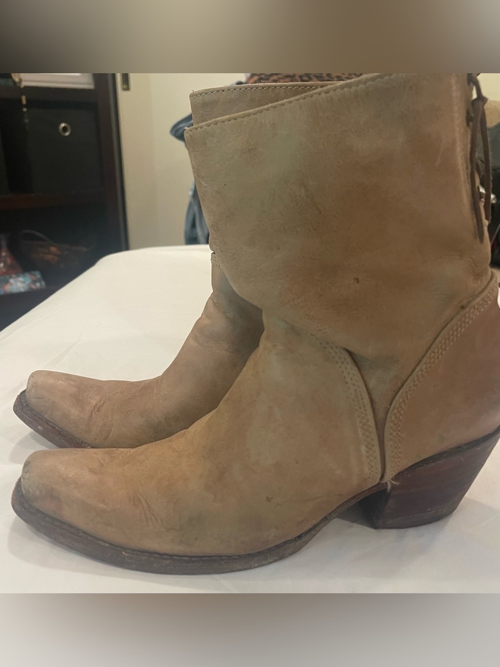 Women's Tan Suede Western Lace-Up Boots